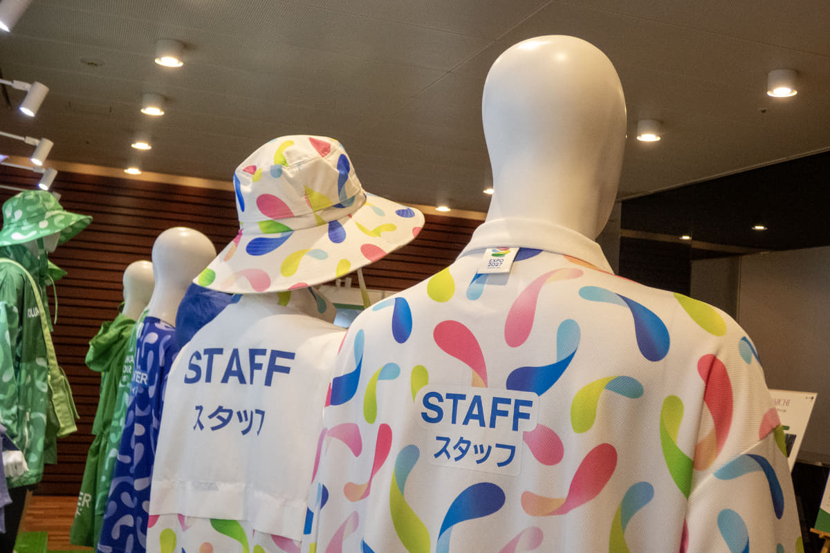 ポロシャツだけでなく、ウィンドブレーカーやジャケット、カーゴパンツ、レインポンチョ、帽子などもピエクレックス