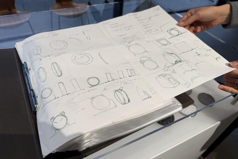 開発が始まった当初のラフスケッチ。「Sleep Clock」の文字や2024年12月4日の日付が記載されている