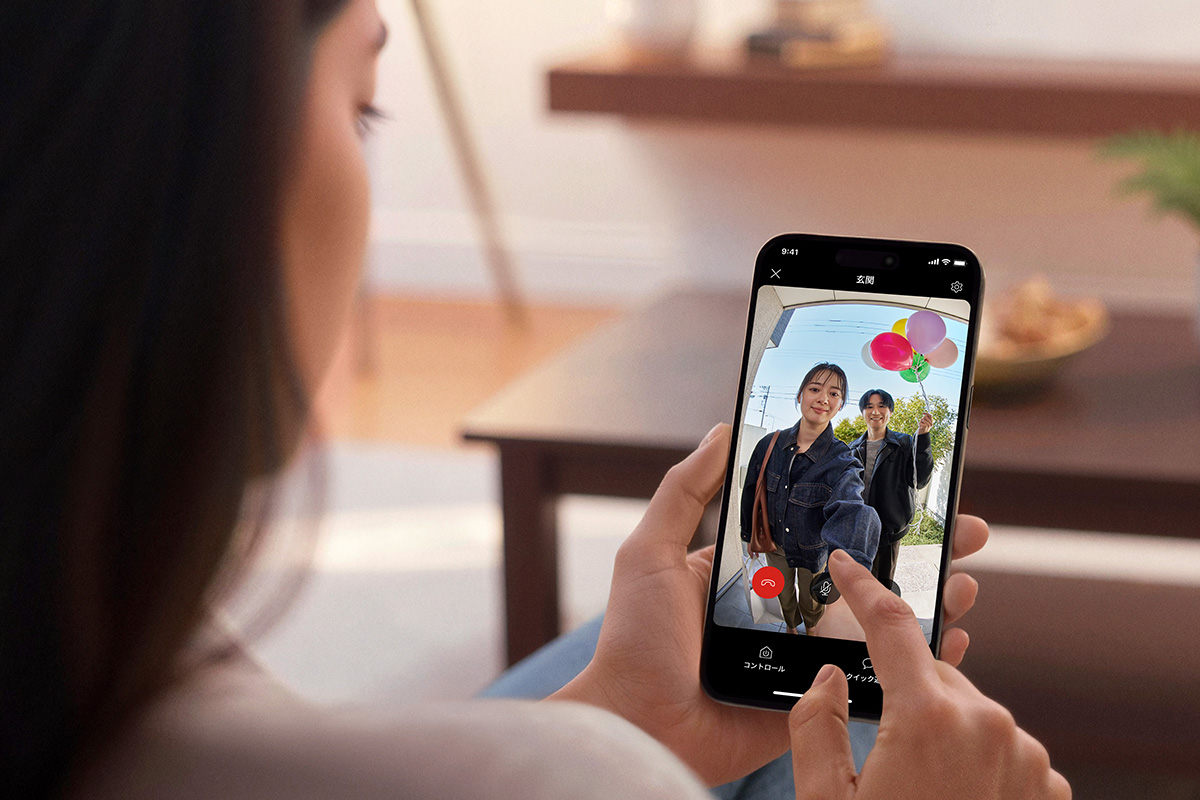 スマホで来訪者を確認して会話もできる