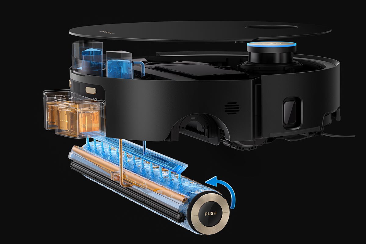 モップに注水しながら汚れた水は回収