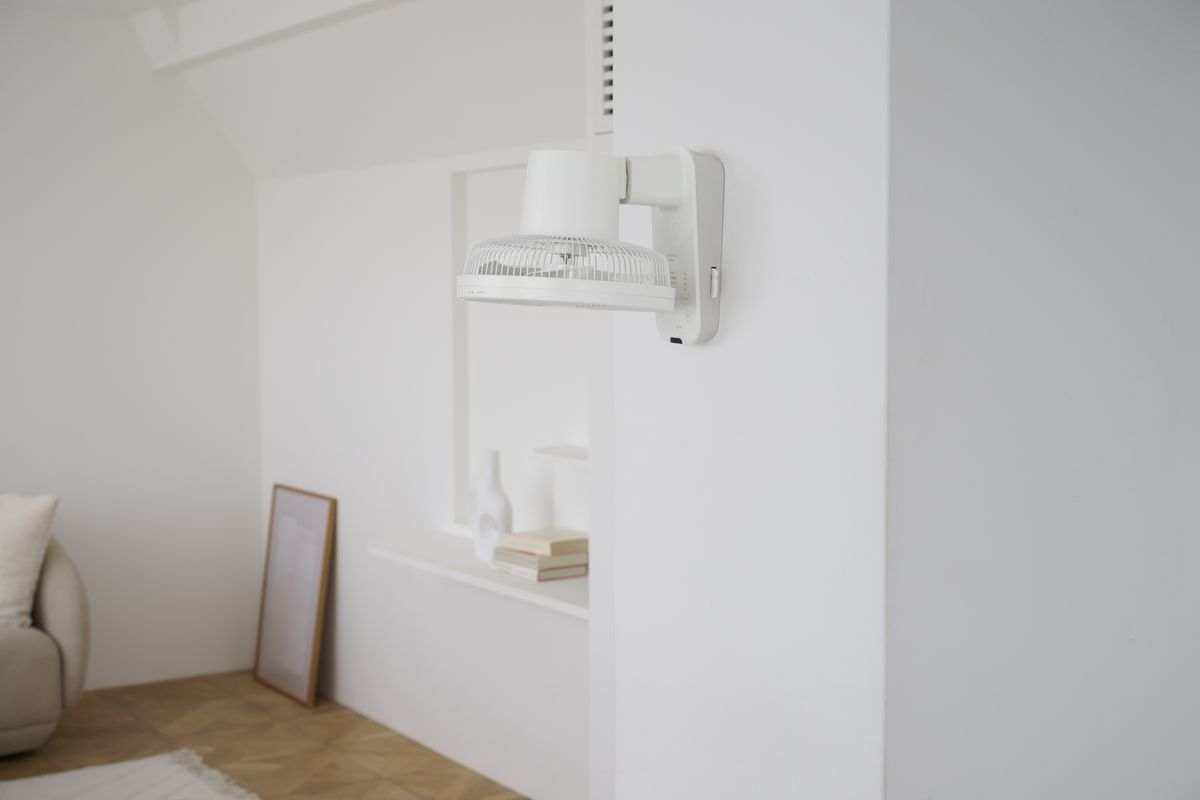 風が真下に届くため、部屋干しのサポートとしても活躍する