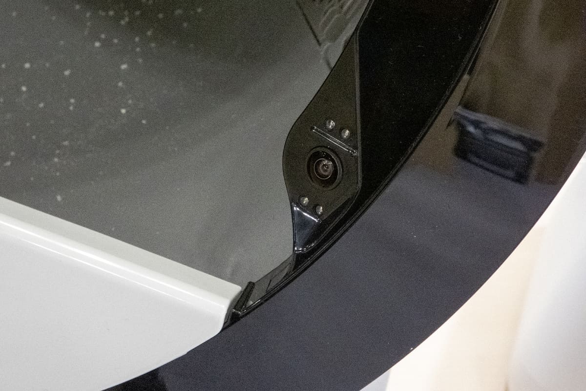 外部と内部2つのAIカメラで猫の動作を把握