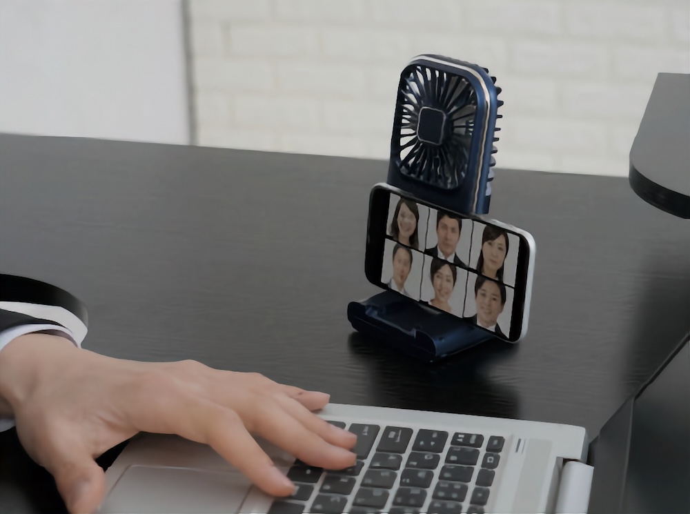 スマホスタンドにもなる