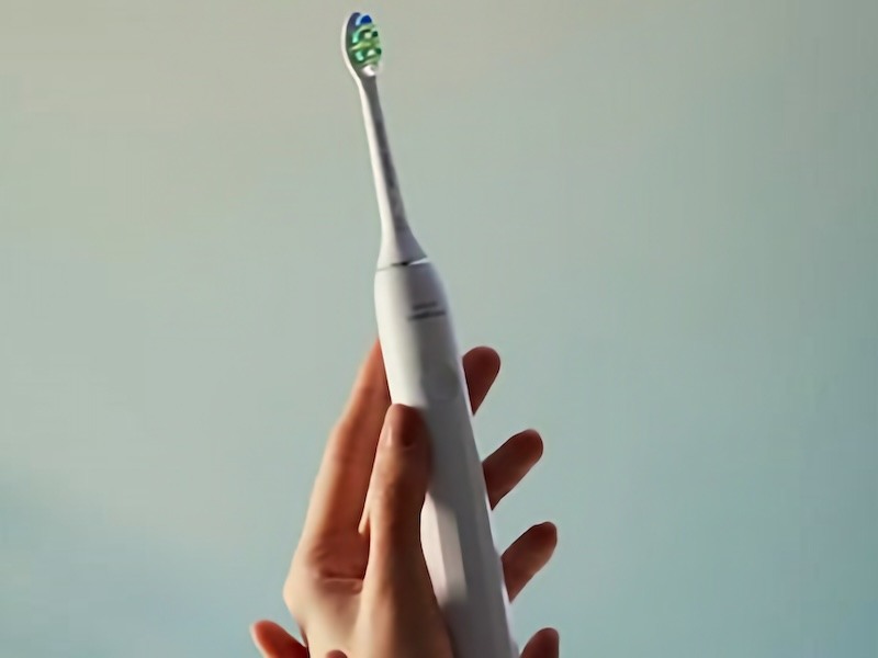 エントリーモデルのフィリップス ソニッケアー 3100と、同2100シリーズ