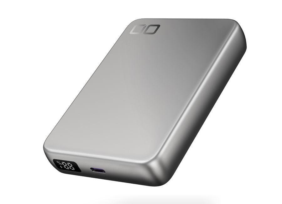 カラーはブラックのほか、シルバーも用意する