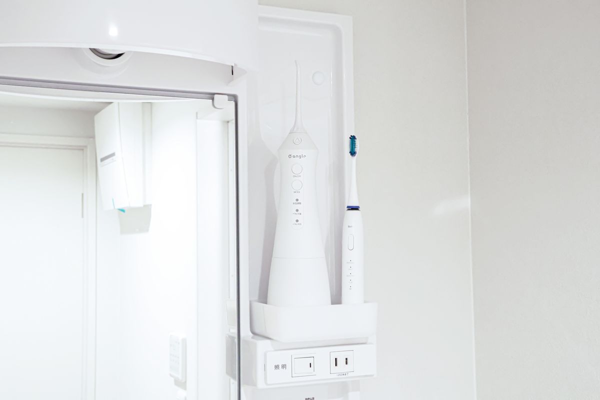 本体サイズは約85×72×219mm(幅×奥行き×高さ)、重さは約244g。洗面台の中にスッキリ収まるサイズ感