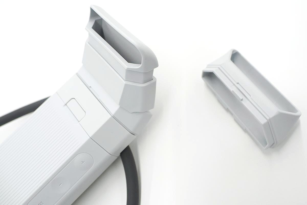 左側の本体に装着しているのが新エアフローパーツ。右側のショートタイプも同梱