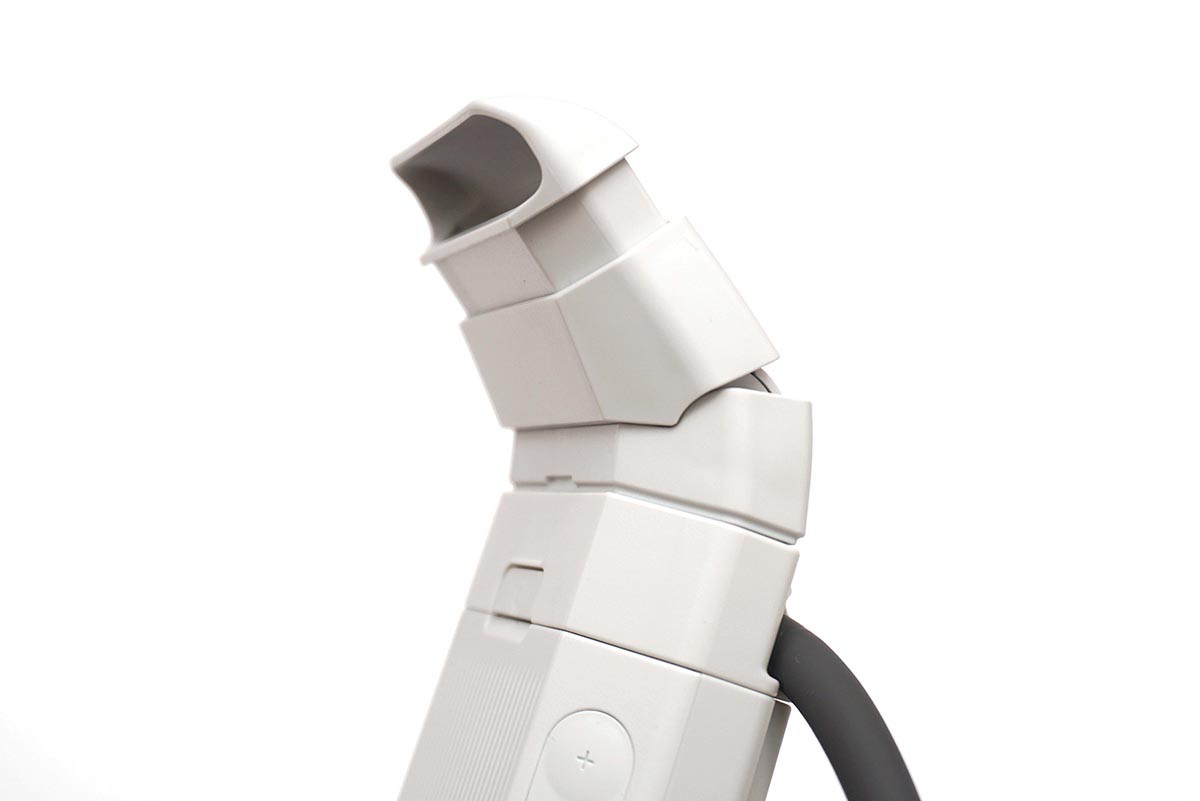 さらに片側方向に曲がります