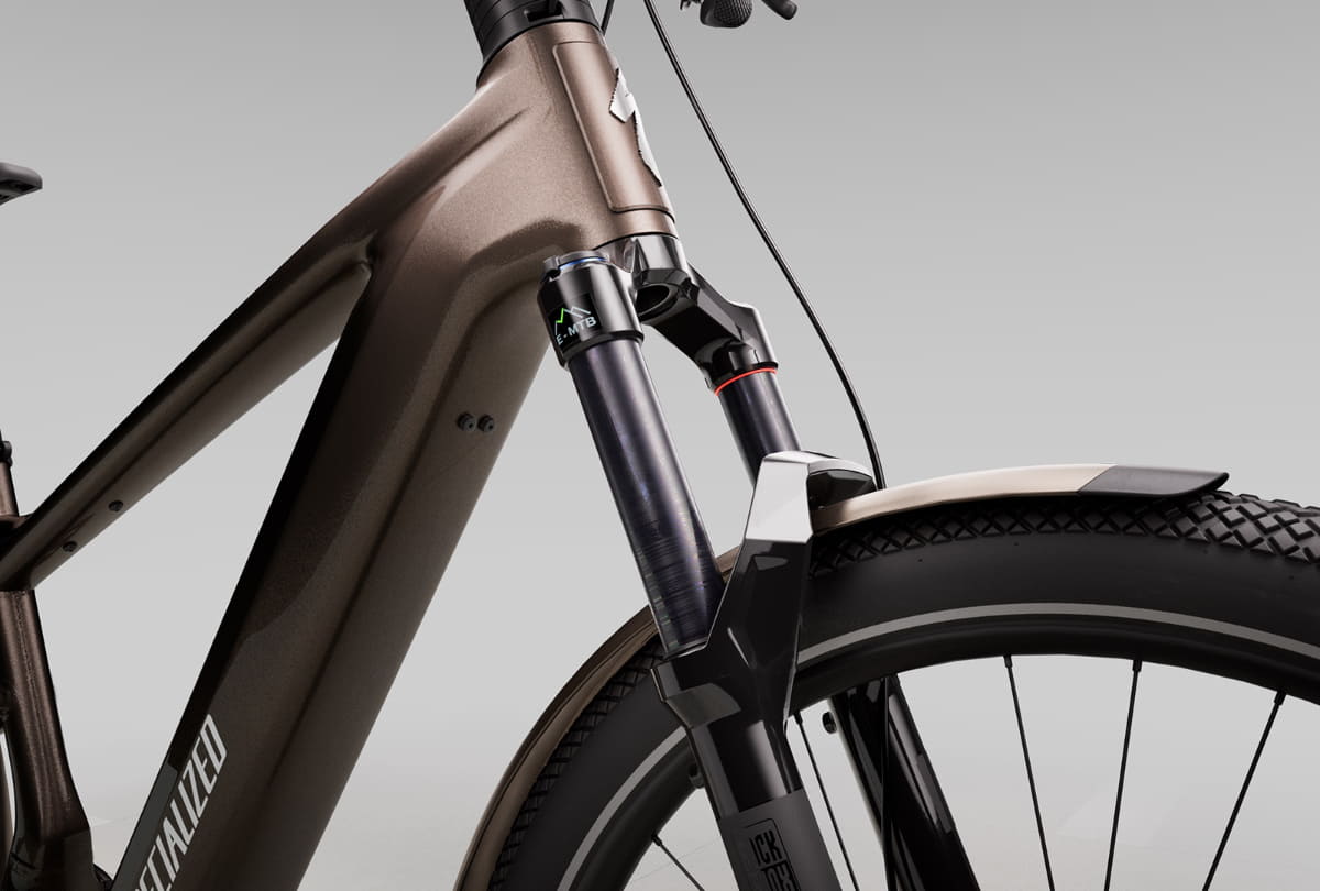 フロントサスペンションのトラベル量は120㎜