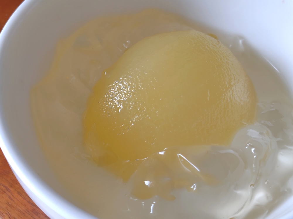 シロップ漬けのりんごは甘みが強い