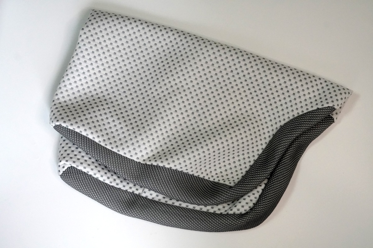 カバーはウォッシャブルで抗菌・防臭加工が施されている