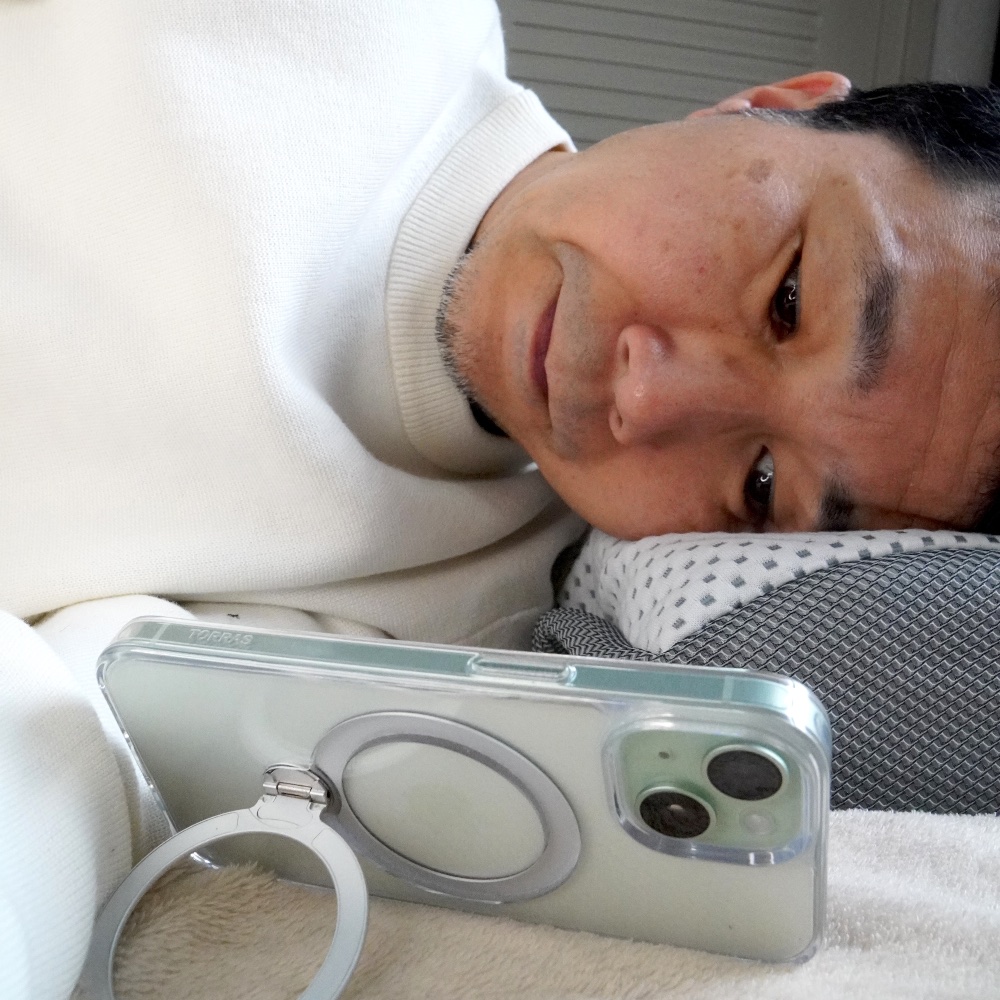 スマホの「見ながら寝」も安楽。そのまま寝落ちOK