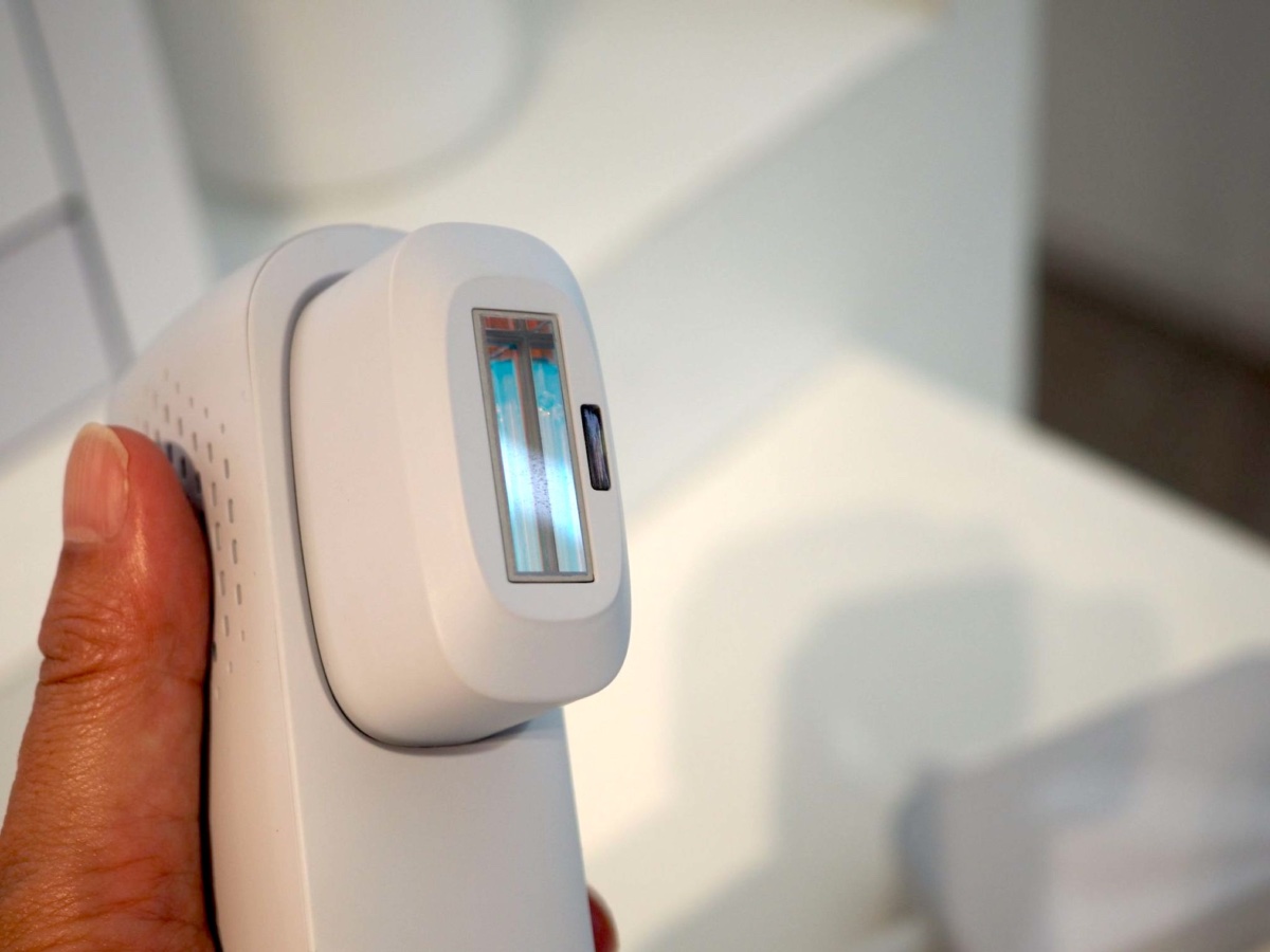 照射面を冷却して刺激を抑える