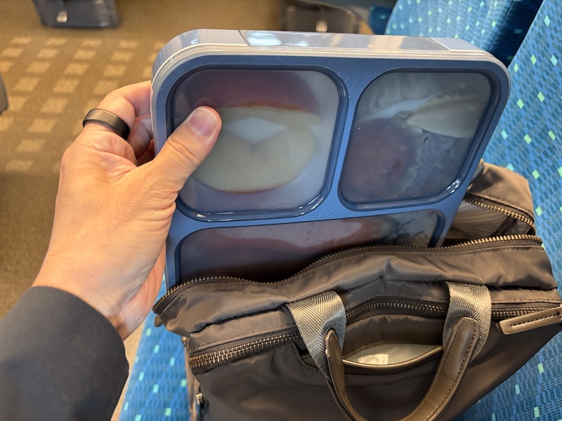 カバンやリュックに立てて収納OK