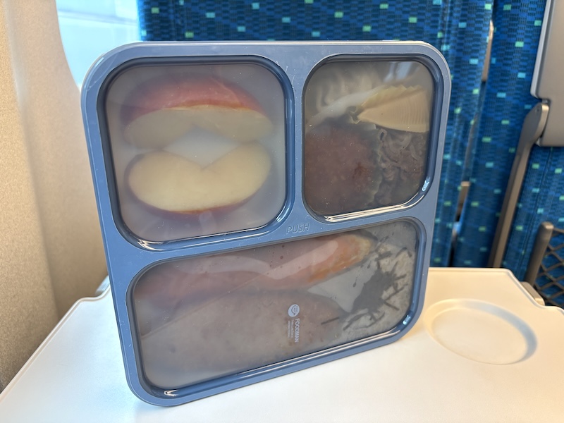 詰め方にもよるが、立てておいても中身が偏りにくい