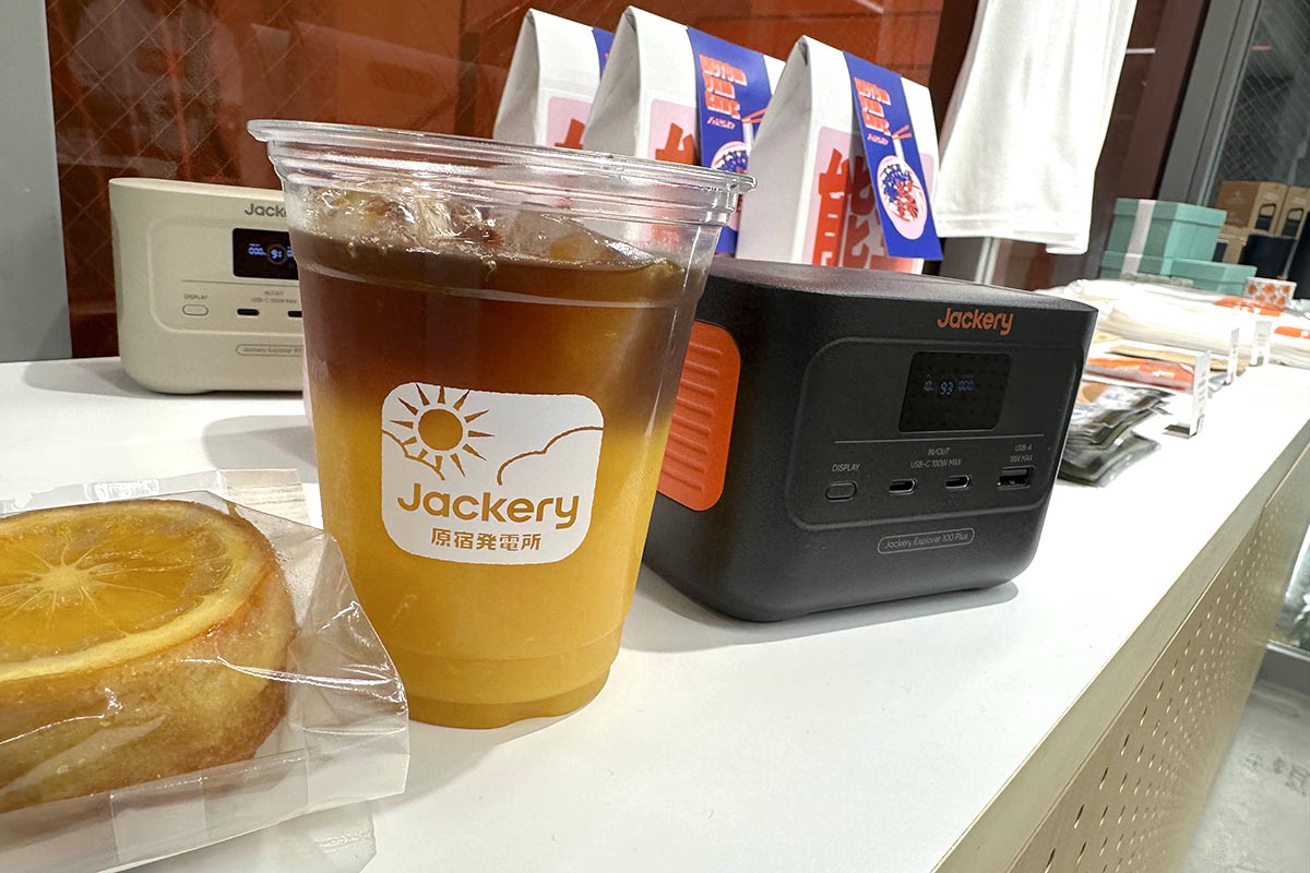 コーヒーやスイーツを味わいながら電気やポータブル電源について楽しく知ることができる