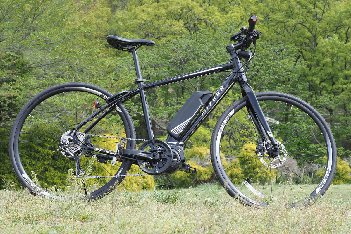 ミヤタ「CRUISE」。オールマイティに楽しめるクロスバイクタイプe-bikeです。シマノ「E-BIKE SYSTEMS」のドライブユニット(DU-E8080)を搭載
