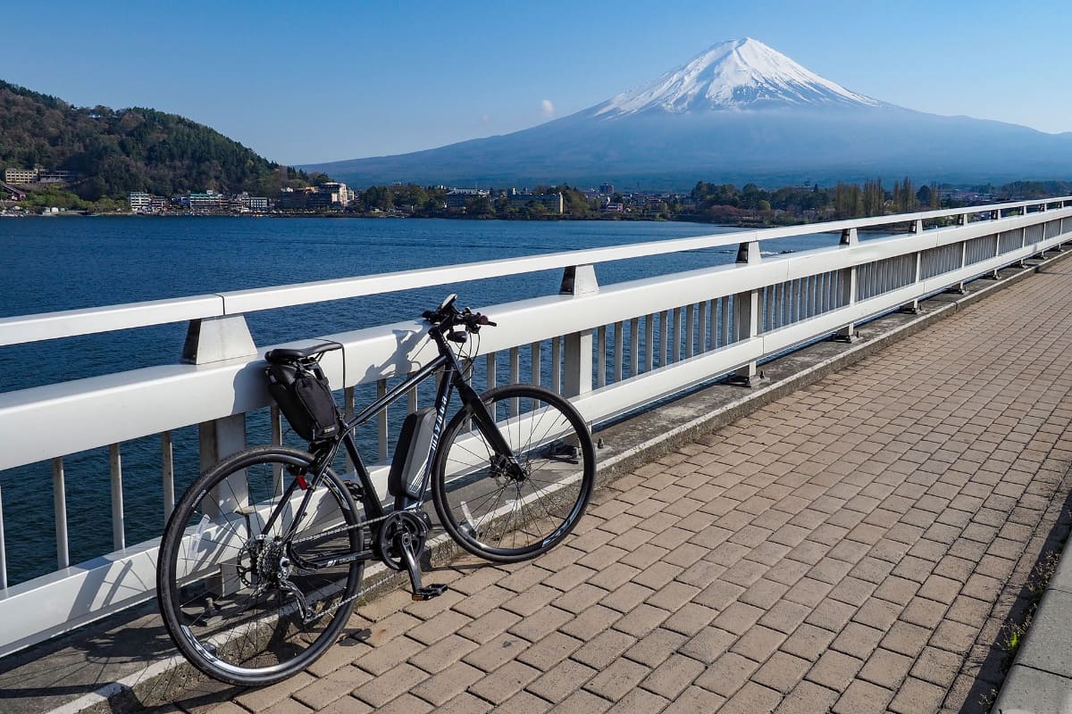 富士五湖を巡りました。周辺はわりと平坦ですが、e-bikeだと長距離を走っても疲れないので存分に観光しつつのサイクリングを楽しめます