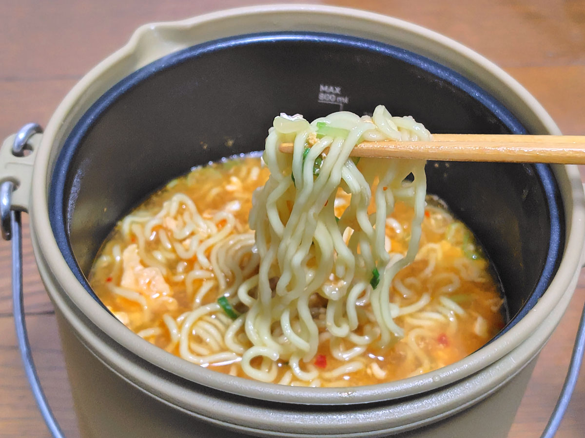 温かい料理を最後まで温かいまま食べられる