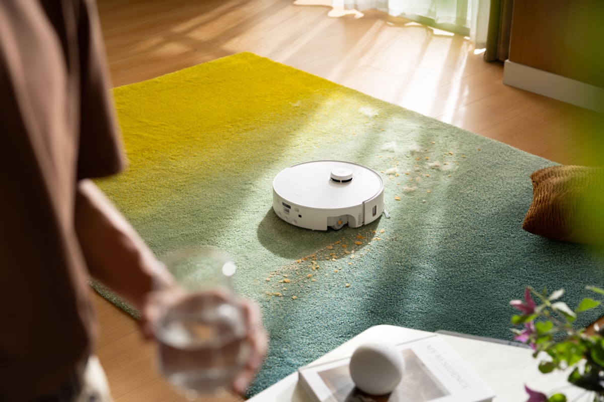 水拭きと吸引の分離を実現。長毛カーペットも濡らさない