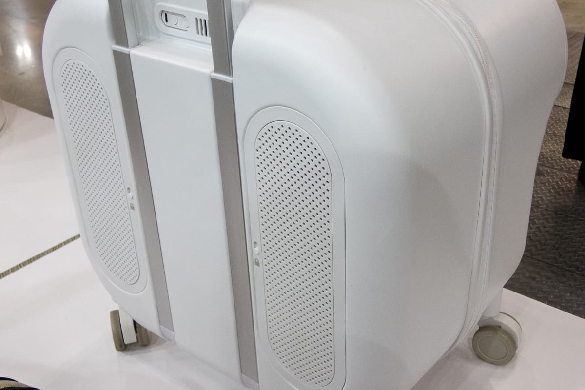 ボックス内部にファンが内蔵され、常に空気が入れ換えられます