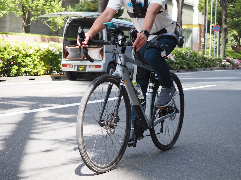 前方から見ると、見た目の違和感は感じられない