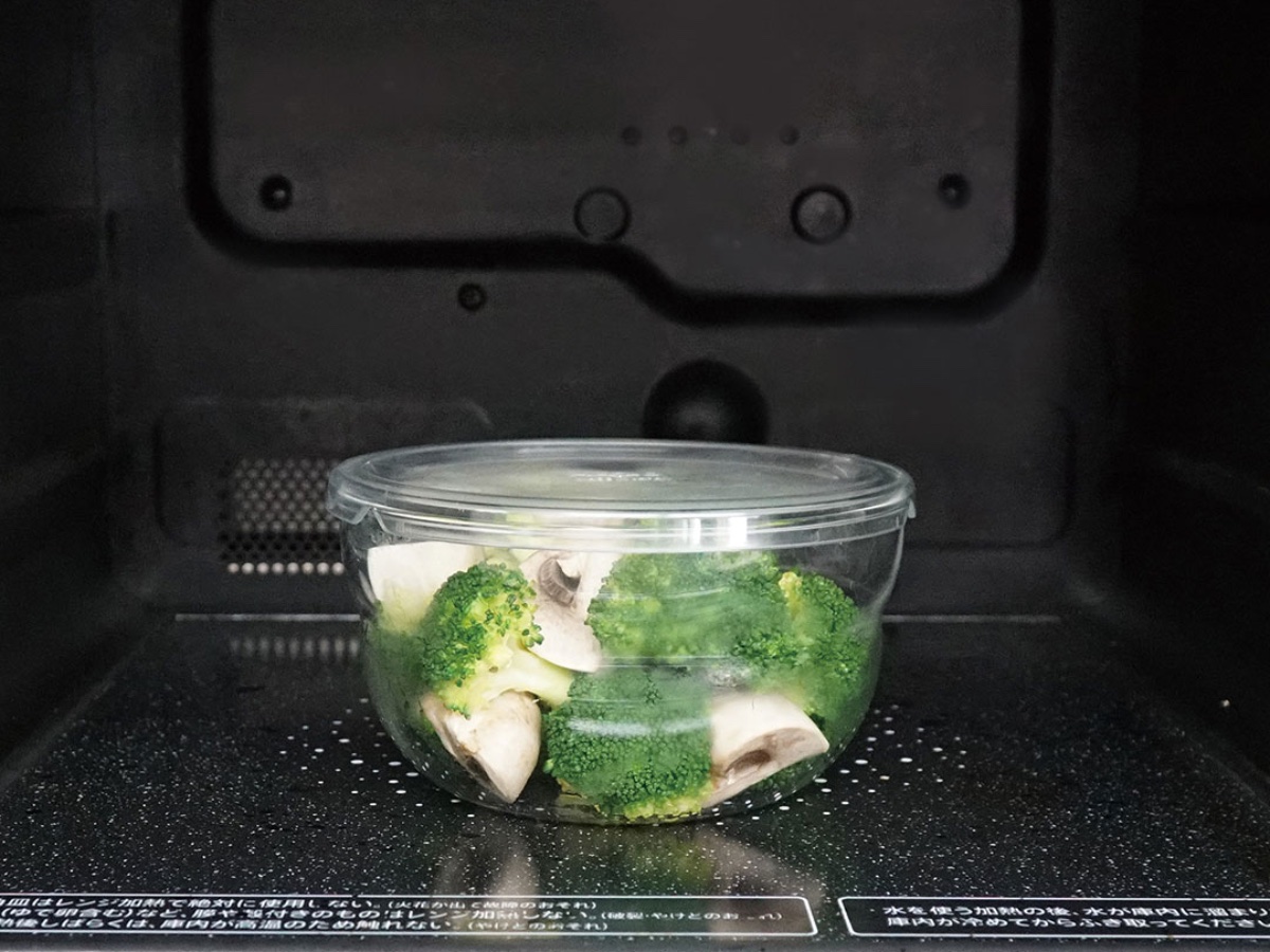 フタをしたまま電子レンジで加熱できる