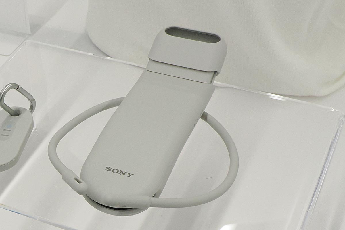 排気するエアフローパーツは伸縮&角度調整も可能なロングタイプと、ショートタイプの2つを用意