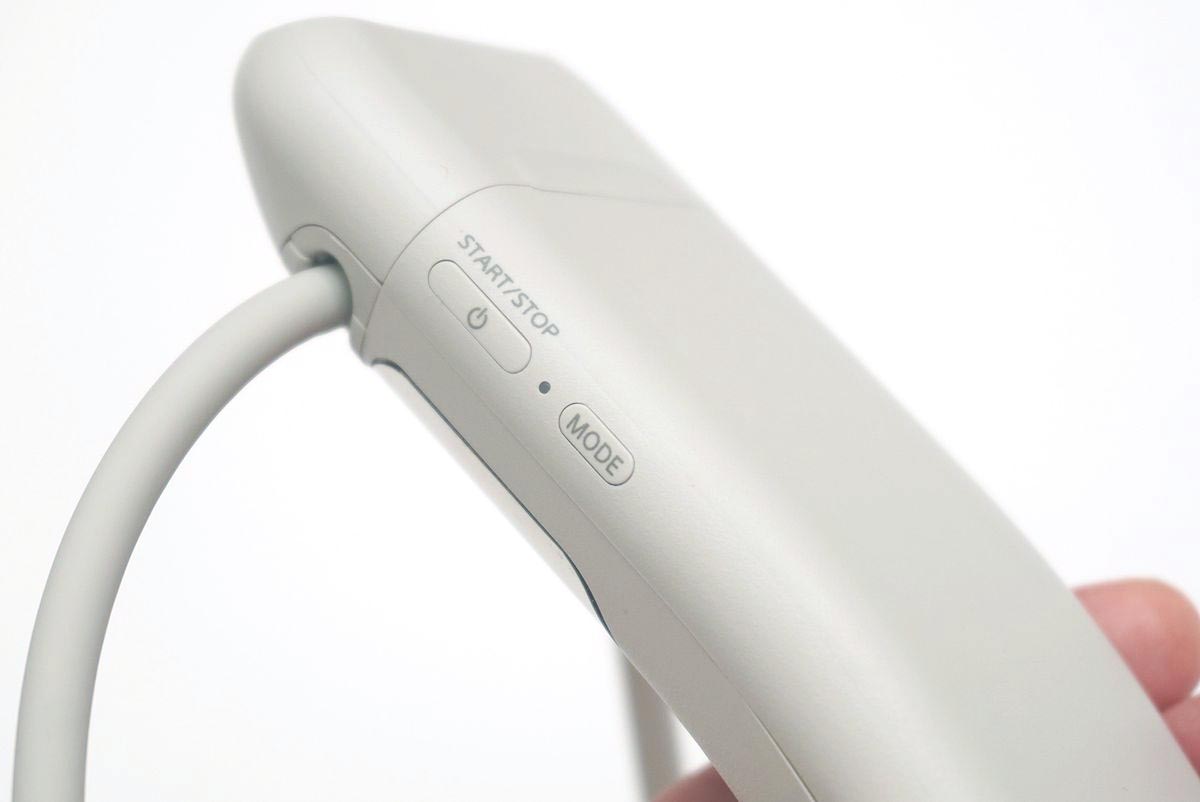 RNP-6も本体に各機能をダイレクトに操作できるボタンを配置しています。左側には電源とモード切替のボタン