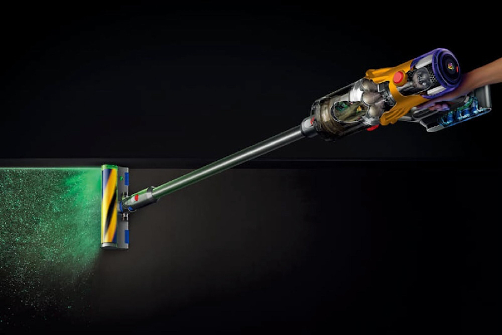 Dyson V12 Detect Slim：光で床のホコリを可視化。光が緑色なのは、ホコリが最も見えやすいとされるため