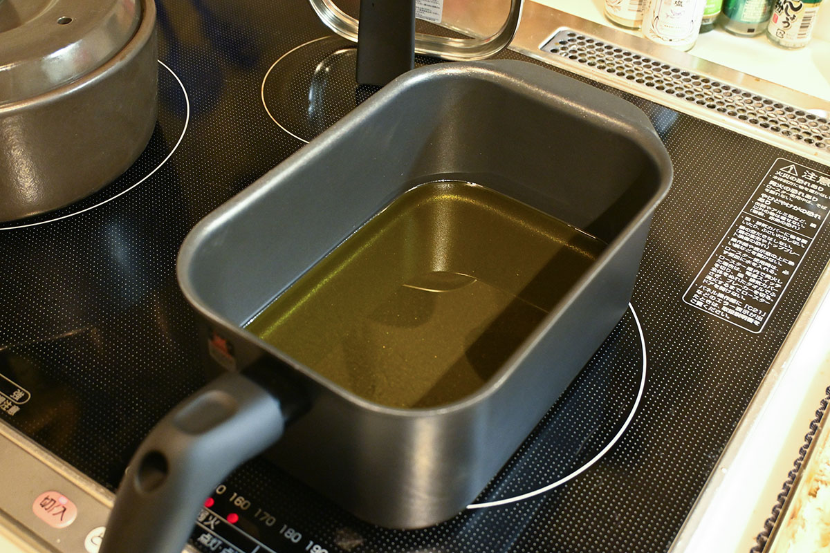 油少なめでも、しっかり肉が浸る高さを確保