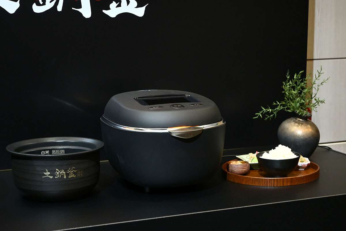 タイガー魔法瓶「土鍋ご泡火炊き JRT-A100」
