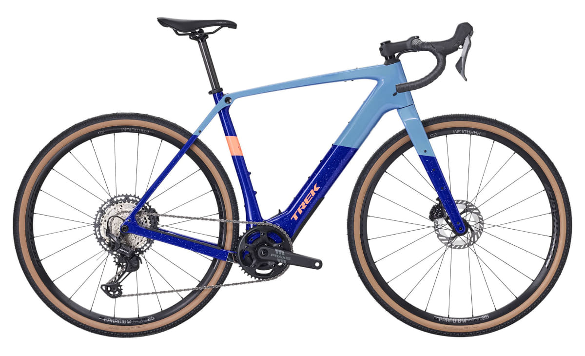 Checkpoint+ SL 5はグラベルロードタイプのe-bikeです。サイズはXS、S、M、ML、Lの5種類でフルサイズの展開です。価格は850,000円
