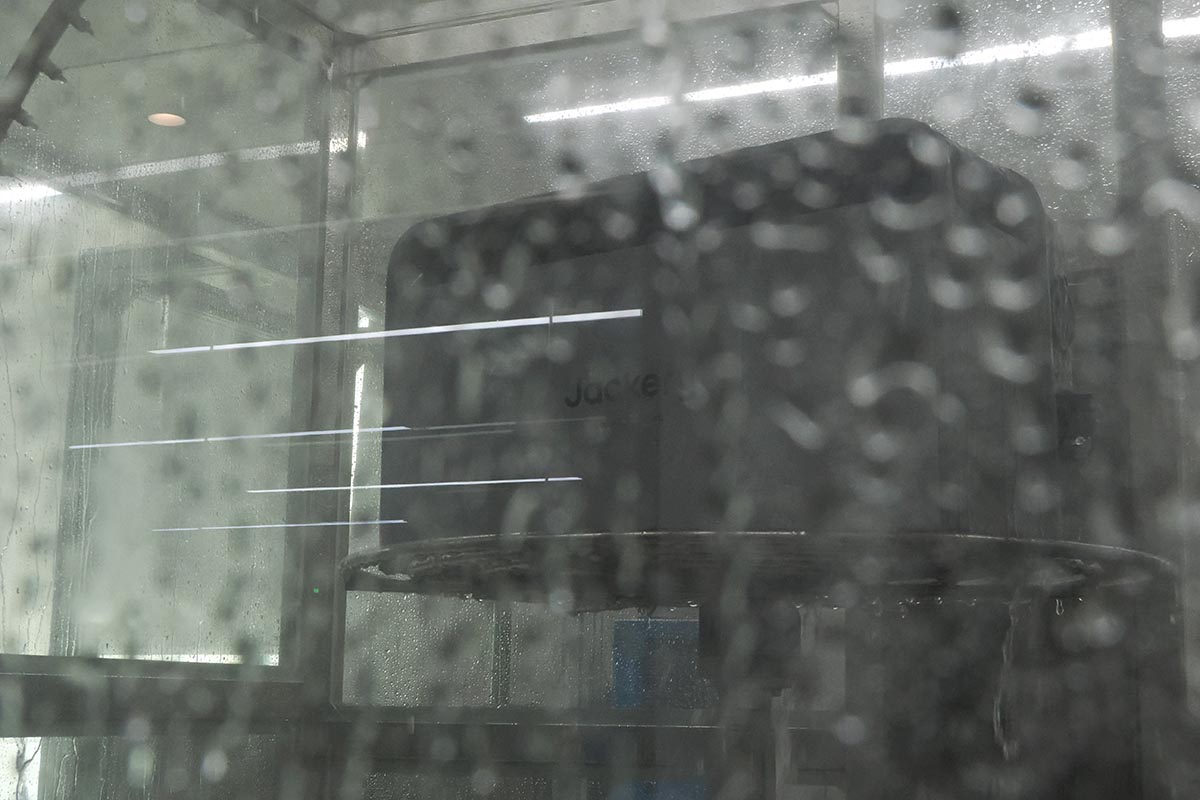 防水試験の様子