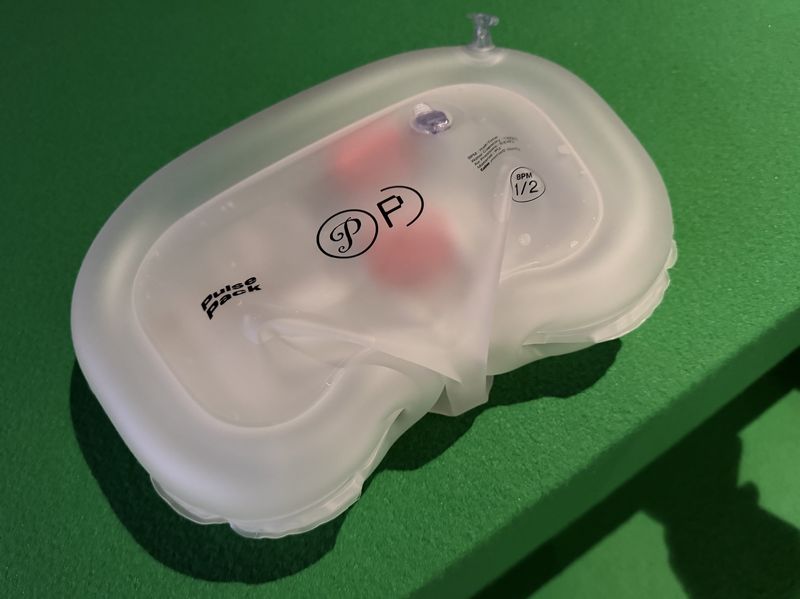 ブレラ地区の「BLINDARTE Milano」で開催されたKonelの展示「Pulse Pack」