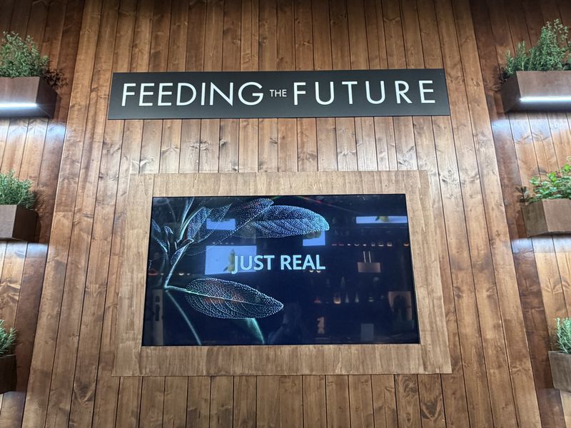 「FEEDING THE FUTURE」を掲げ、持続可能な暮らしへの参加を呼びかけていた