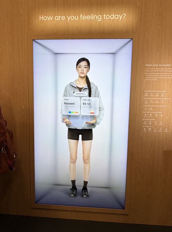 来場者の状態に合わせて健康やマインドフルネスを提案するAIアバター。ストレスや心拍数などを表示しながら、寄り添うようにアドバイスを行なう展示が注目を集めていた