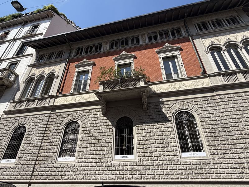 会場となったブレラ地区の「Casa degli Artisti」。アーティストたちの創造拠点として知られる空間だ