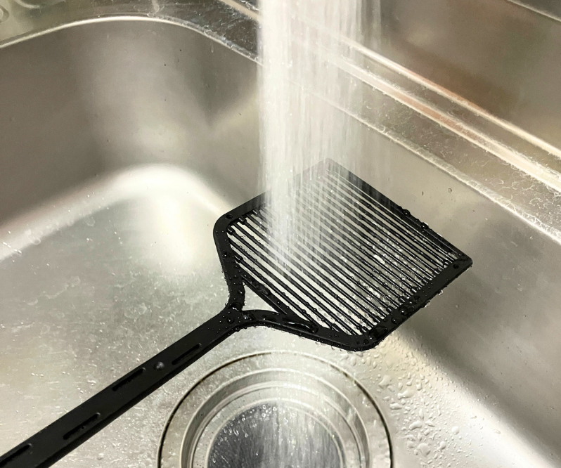 ネット部分は導電性プラスチックのため水洗いできる
