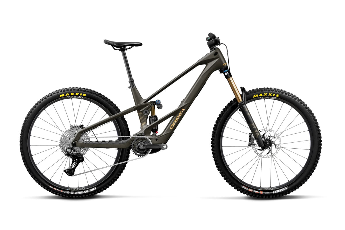 「WILD LT M10」価格は1,436,600円