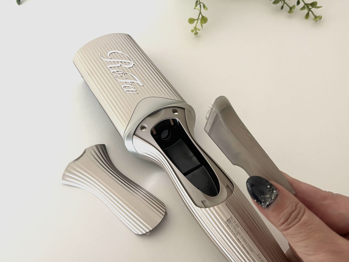 使用前に、タンクにセラムを注入。1回の充填で、約7回分です