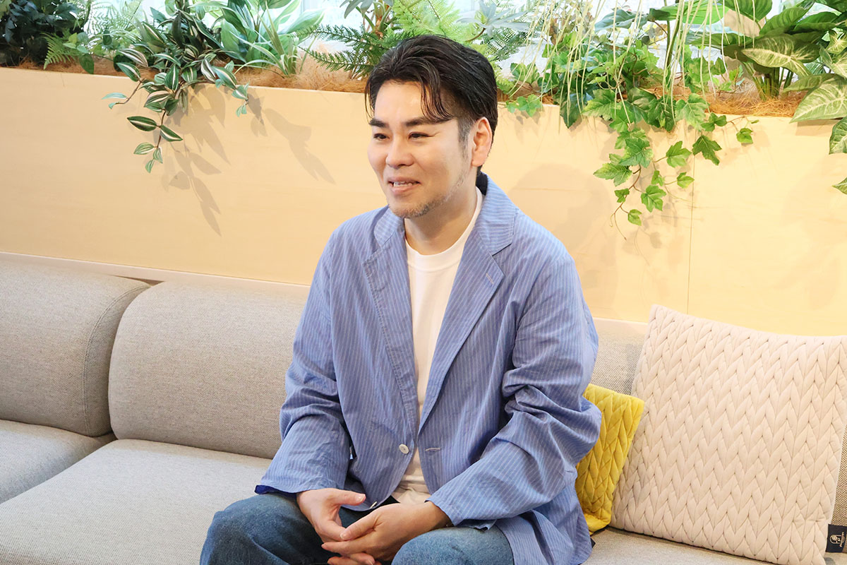 男性美容研究家の藤村岳さん