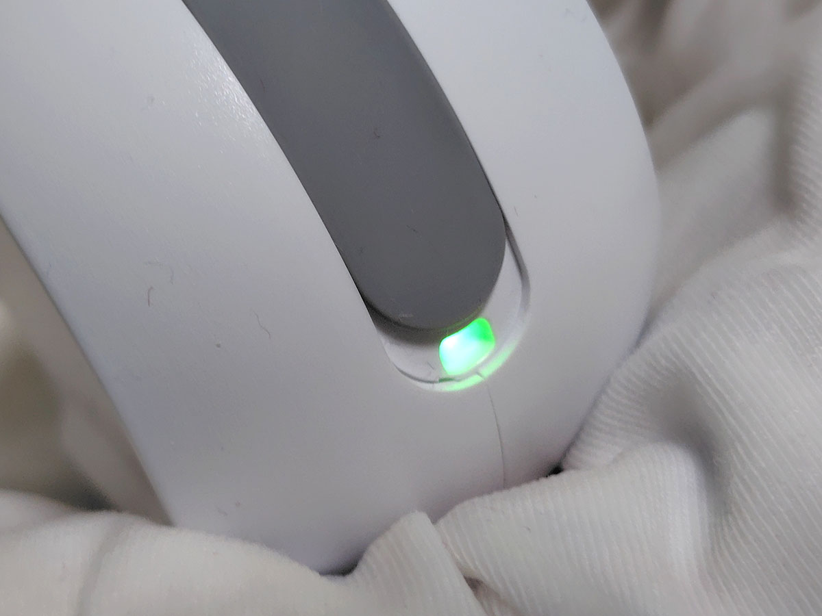 使用中はLEDランプが緑に点灯