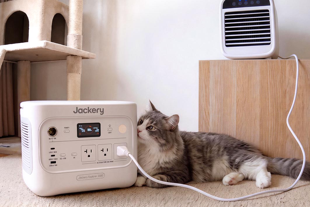 割引対象の「Jackery ポータブル電源 2000 New V2 パールホワイト」