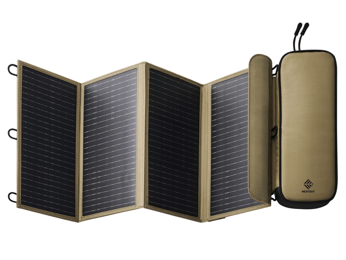 「NESTOUT モバイルソーラーチャージャー SOLAR-2」のソーラーパネル4枚モデル