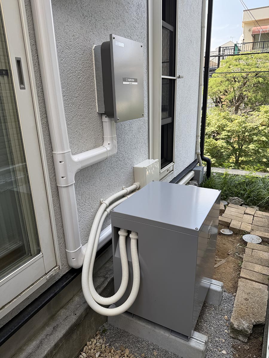 V2Hに据え置きの蓄電池を追加することで、さらに効率的な運用や電気代削減につながるのか!?