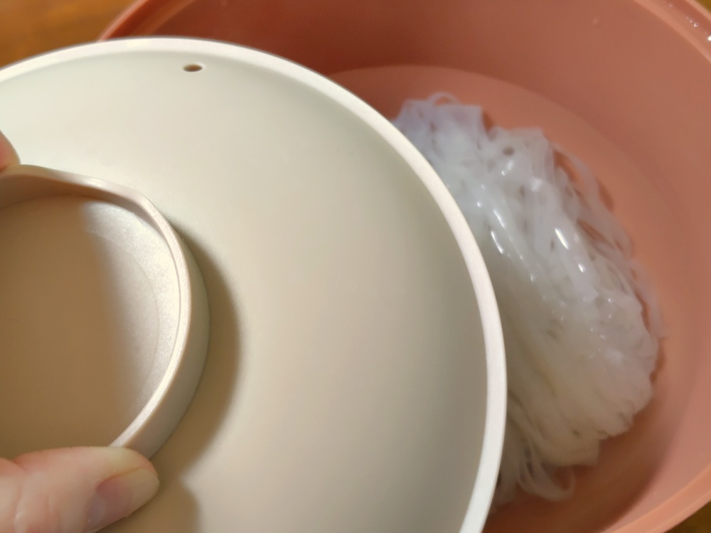 蓋をして3分待つ
