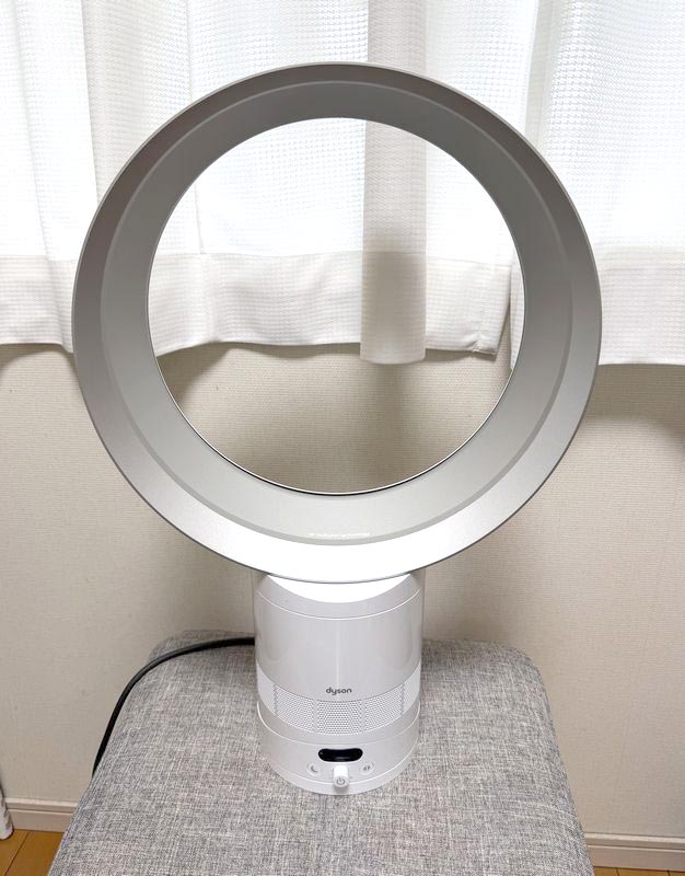 4月21日に発売された「Dyson Cool CF1 ファン(ダイソン クール シーエフワン ファン)」。価格は31,980円