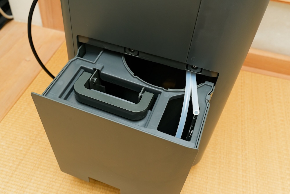 約4.8Lの大容量水タンクを内蔵