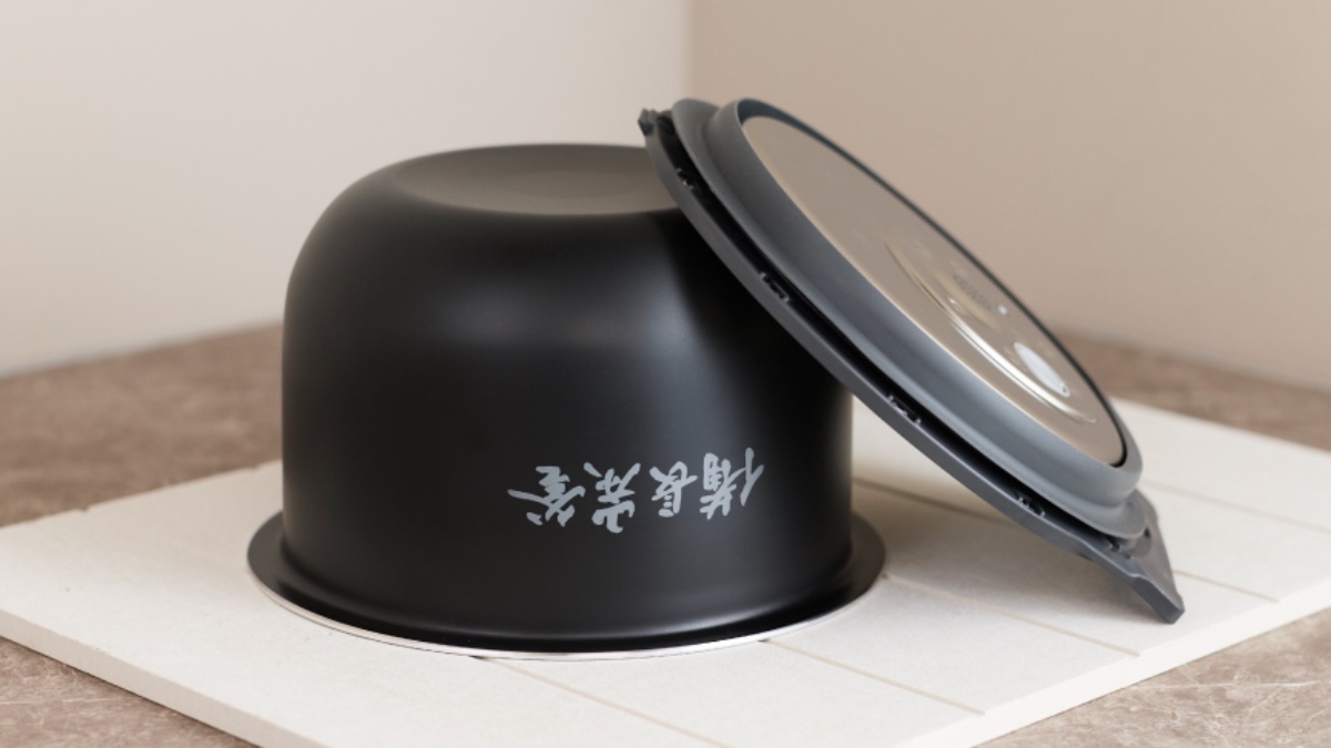 使用後の手入れは、ふた加熱板と内釜を丸洗いするだけ